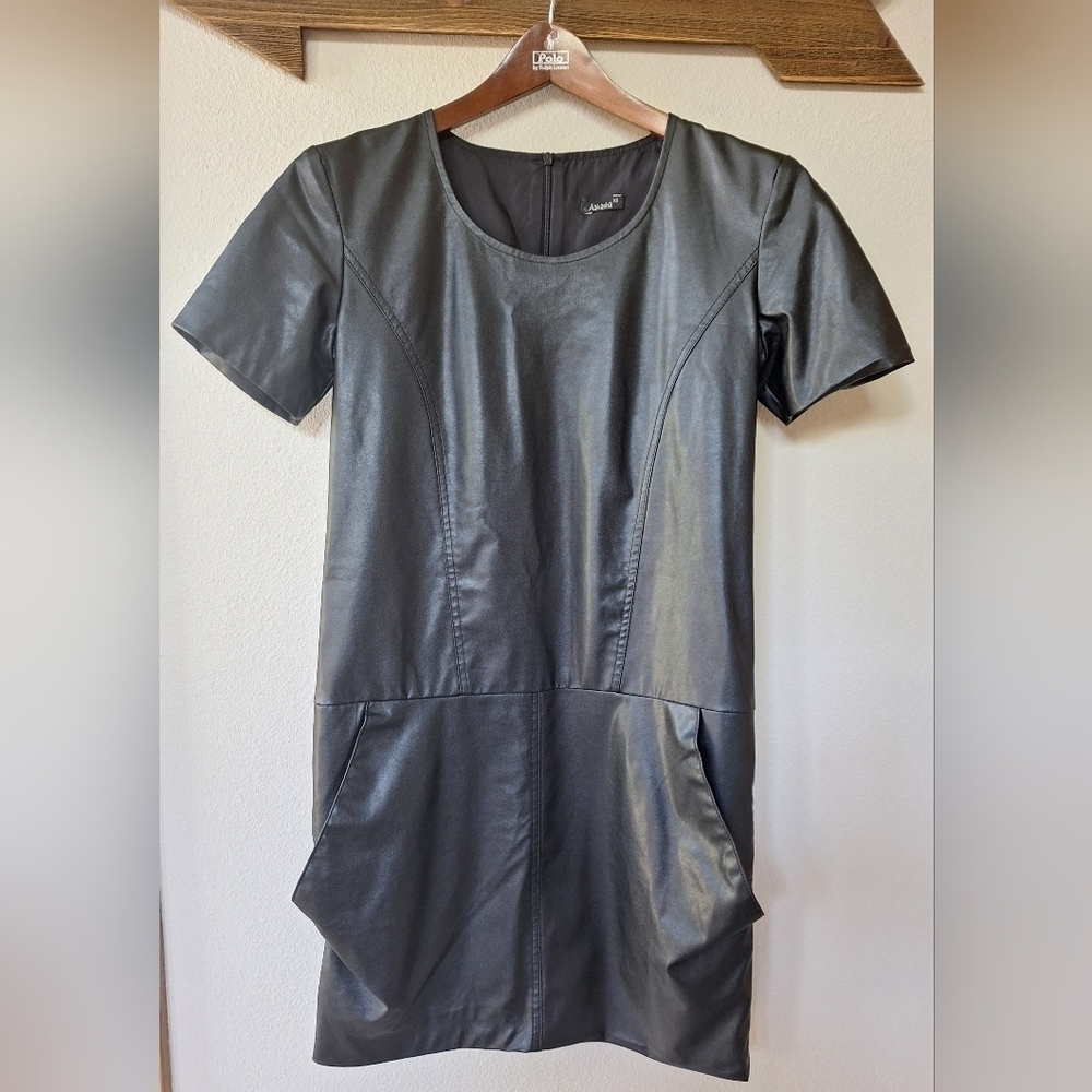 NWOT Aakaa Womens Black Faux Leather Mini Shift Dress. Size XS